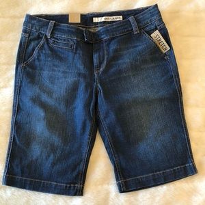 NWT! DKNY JEANS Stretch Denim Long Shorts - Size 12